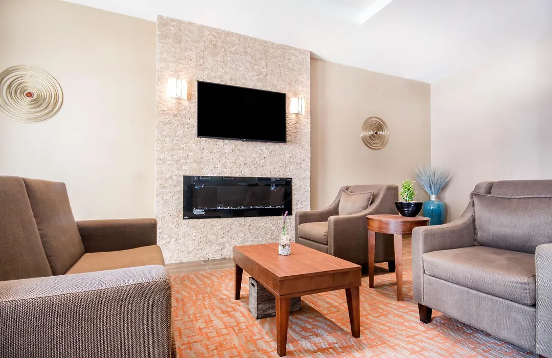 Comfort Inn & Suites Merritt-1