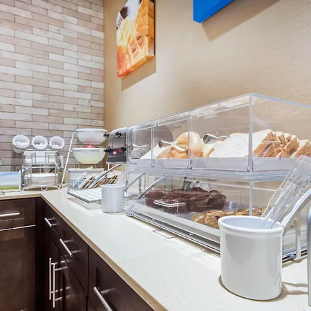 Comfort Inn & Suites Merritt-2